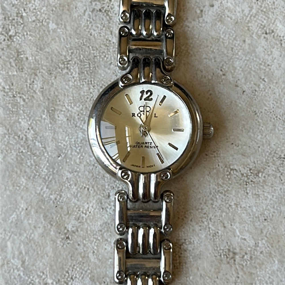 Rovel Women Quartz Watch